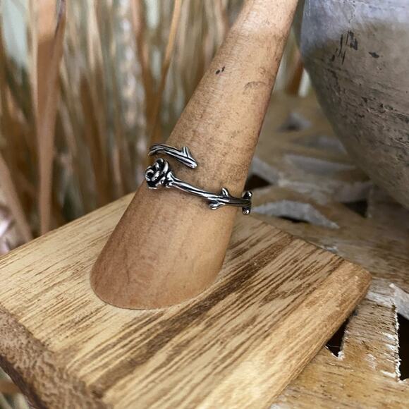 Stainless Steel Rose Thorn Vine Ring - Picture 2 of 4